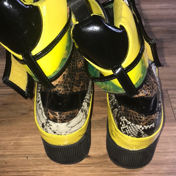 Cape Robbin snake leopard print yellow Velcro straps platform boots - Picture 6 of 8